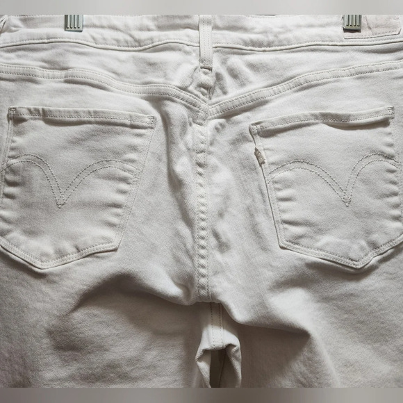 Levi's Capri Jeans Women's 12 White Cuffed Light Wash - Picture 1 of 8
